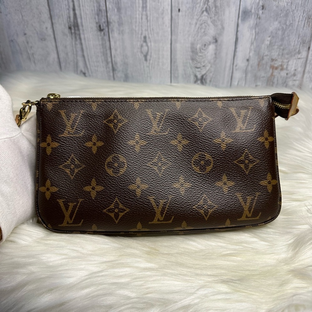 LOUIS VUITTON pochette accesory bag in monogram - Picture 4 of 17